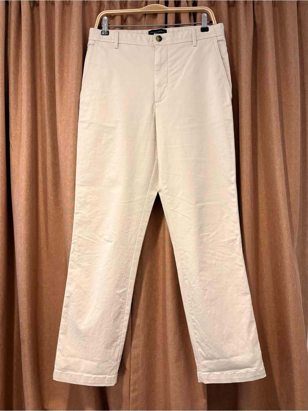 Banana Republic Classic Women’s Chino Pants in Off-White, Size 8
